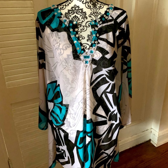 Tunic - Picture 2 of 6